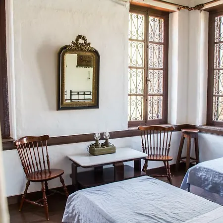 The Scarlet House Feriehus Meyísti