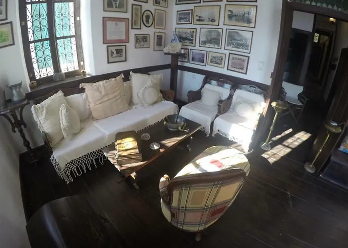 The Scarlet House Holiday home Megisti