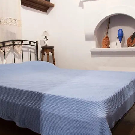 The Scarlet House * Меис