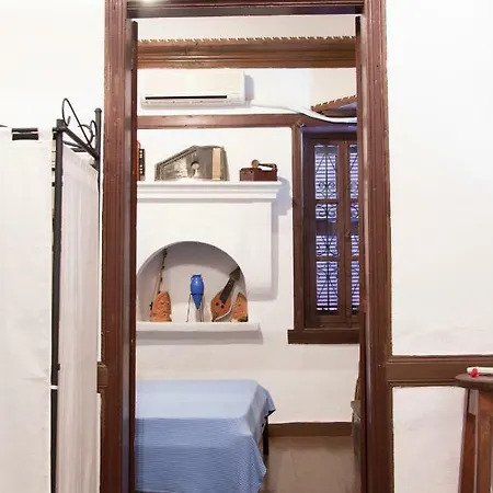 The Scarlet House Дом отдыха *