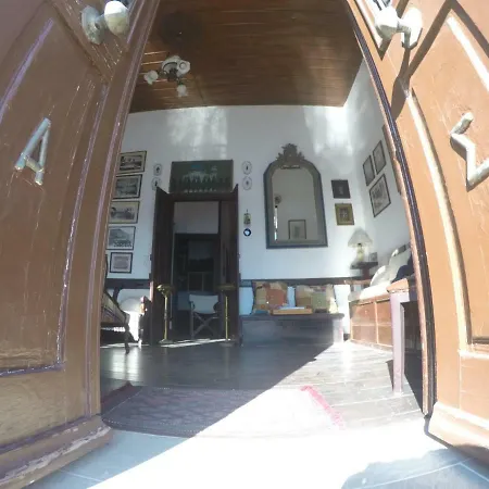 The Scarlet House * Meyísti