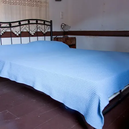 The Scarlet House * Меис