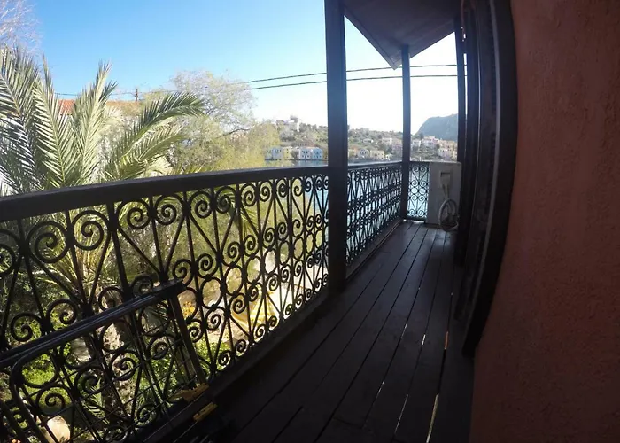 The Scarlet House * ماغيستي