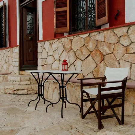 The Scarlet House Vakantiehuis Meyísti